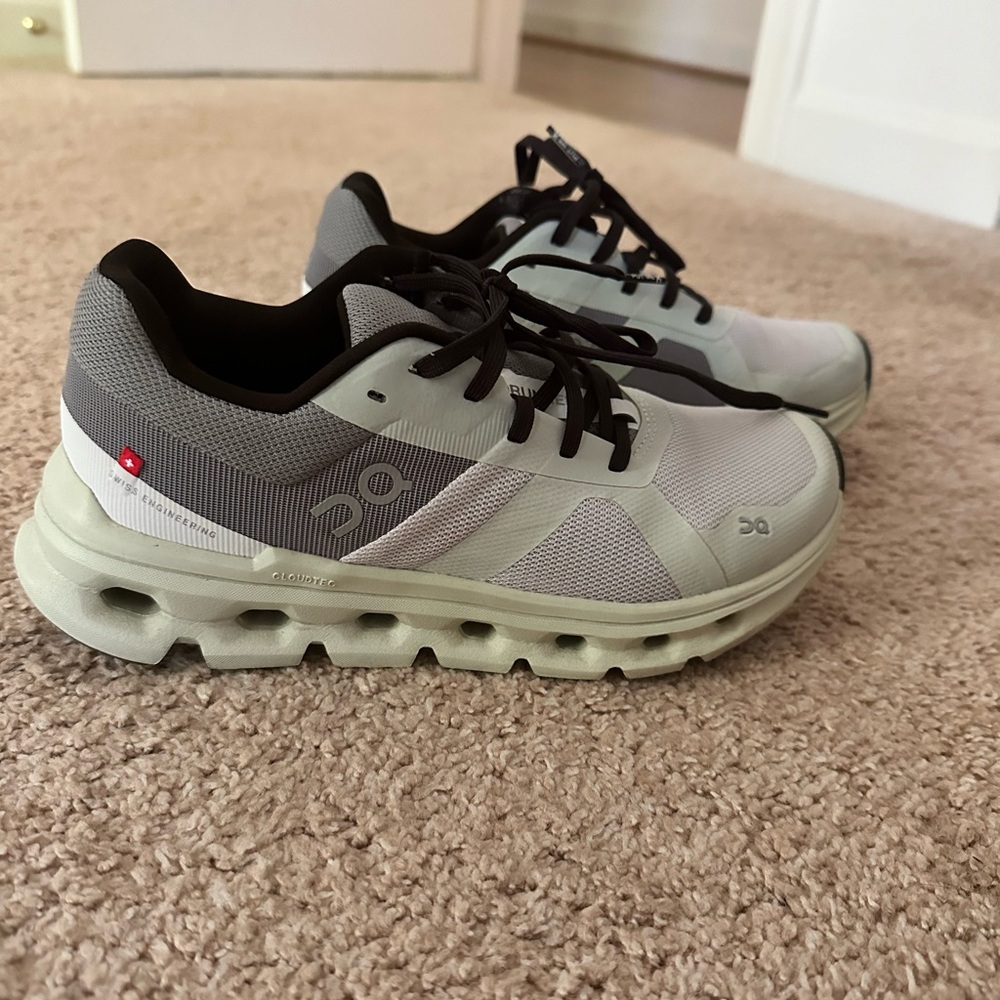 On Women’s Cloudrunning Running Shoes